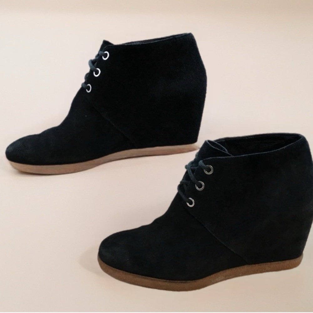 Cole Haan Black Suede Lace Up Women’s Booties Size 9. Worn once.